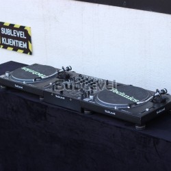 2 x Technics 1210 MK2 1 x DJM-800