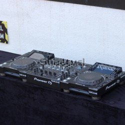 2 x CDJ-2000nxs2 1 x DJM-900nxs2