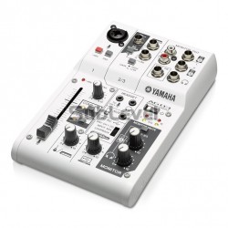 Yamaha AG03 analogā mikserpults